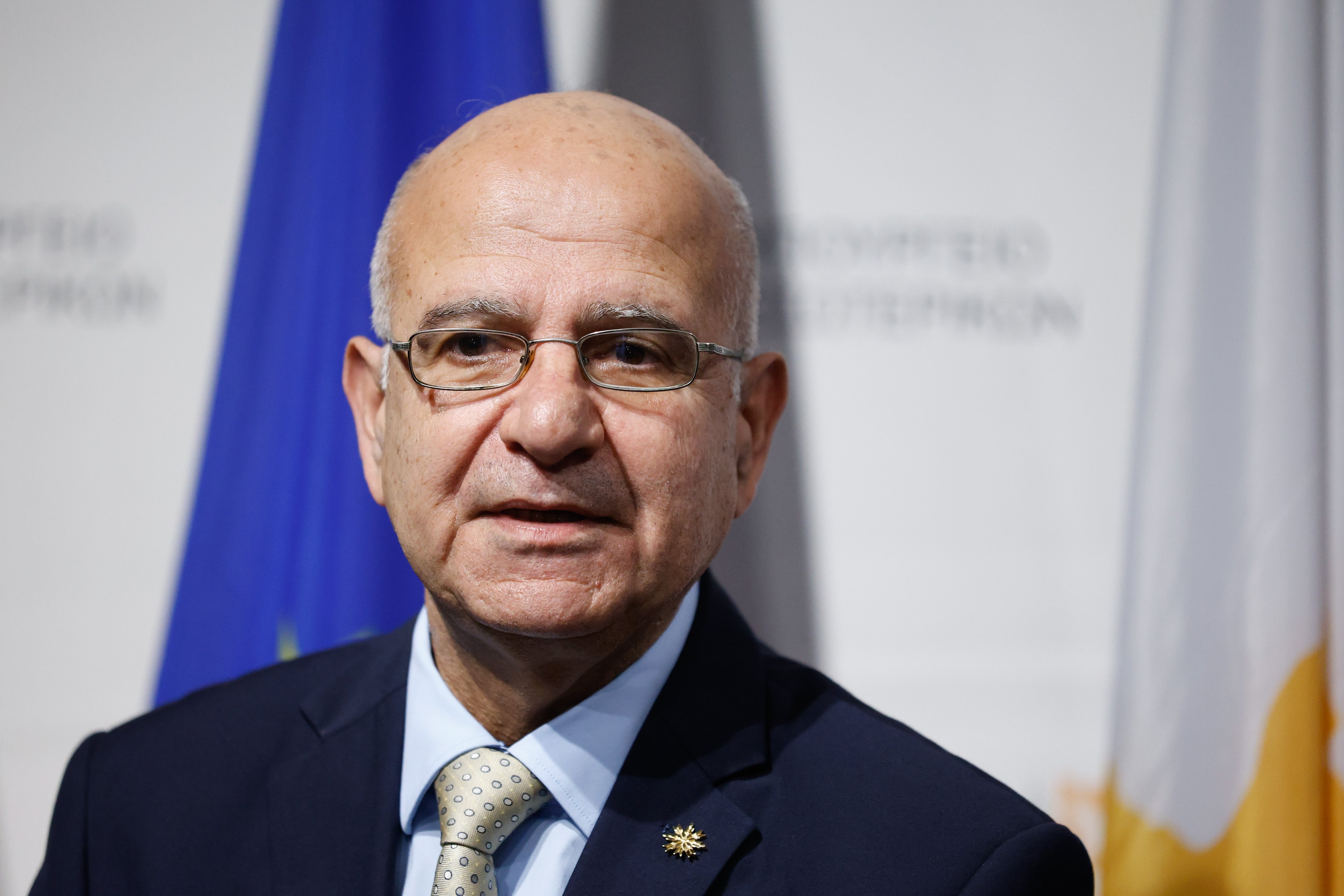 &Gamma;&Delta; &Upsilon;&Pi;&Epsilon;&Sigma;: &Eta; &Kappa;&Delta; &sigma;&upsilon;&mu;&mu;&epsilon;&tau;έ&chi;&epsilon;&iota; &epsilon;&pi;&omicron;&iota;&kappa;&omicron;&delta;&omicron;&mu;&eta;&tau;&iota;&kappa;ά &sigma;&tau;&eta;&nu; &pi;&rho;&omicron;&sigma;&pi;ά&theta;&epsilon;&iota;&alpha; &gamma;&iota;&alpha; &Kappa;&upsilon;&pi;&rho;&iota;&alpha;&kappa;ό