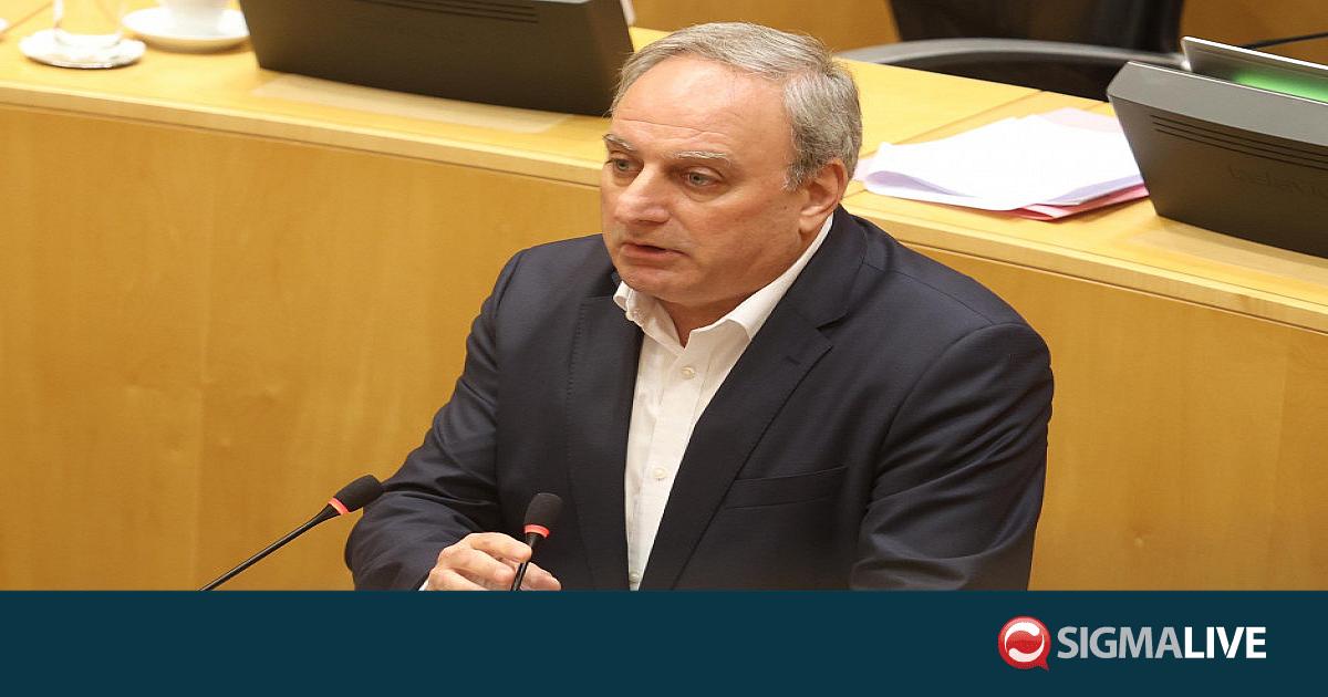 &Sigma;&tau;&epsilon;&phi;ά&nu;&omicron;&upsilon;: &Eta; &epsilon;/&kappa; &pi;&lambda;&epsilon;&upsilon;&rho;ά &nu;&alpha; &mu;&epsilon;&tau;&alpha;&phi;έ&rho;&epsilon;&iota; &xi;&epsilon;&kappa;ά&theta;&alpha;&rho;&epsilon;&sigmaf; &theta;έ&sigma;&epsilon;&iota;&sigmaf; &sigma;&tau;&omicron;&nu; &Gamma;&kappa;&omicron;&upsilon;&tau;έ&rho;&epsilon;&sigmaf;