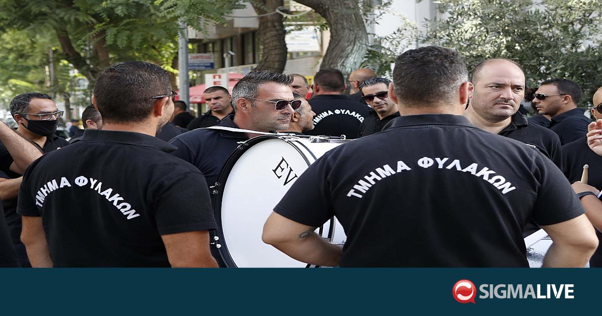 &Pi;&upsilon;&rho;ά &Iota;&sigma;ό&tau;&eta;&tau;&alpha;&sigmaf; &kappa;&alpha;&tau;ά &Phi;&upsilon;&tau;&iota;&rho;ή: &laquo;&Epsilon;&pi;&iota;&kappa;&omicron;&iota;&nu;&omega;&nu;&iota;&alpha;&kappa;ή &sigma;&kappa;&eta;&nu;&omicron;&theta;&epsilon;&sigma;ί&alpha; &eta; &epsilon;&pi;ί&sigma;&kappa;&epsilon;&psi;&eta; &sigma;&tau;&iota;&sigmaf; &Phi;&upsilon;&lambda;&alpha;&kappa;έ&sigmaf;&raquo;