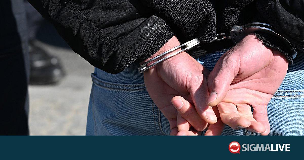 &Chi;&epsilon;&iota;&rho;&omicron;&pi;έ&delta;&epsilon;&sigmaf; &sigma;&epsilon; &tau;&rho;&epsilon;&iota;&sigmaf; &gamma;&iota;&alpha; &epsilon;&mu;&pi;&rho;&eta;&sigma;&mu;ό &omicron;&chi;ή&mu;&alpha;&tau;&omicron;&sigmaf; &sigma;&tau;&eta; &Lambda;&epsilon;&upsilon;&kappa;&omega;&sigma;ί&alpha;- &Omicron; έ&nu;&alpha;&sigmaf; &alpha;&nu;ή&lambda;&iota;&kappa;&omicron;&sigmaf;