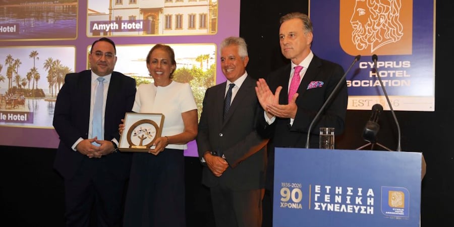 &Delta;&iota;&pi;&lambda;ή &alpha;&nu;&alpha;&gamma;&nu;ώ&rho;&iota;&sigma;&eta; &gamma;&iota;&alpha; &tau;&eta;&nu; Thanos Hotels Resorts &sigma;&tau;&eta;&nu; &Epsilon;&tau;ή&sigma;&iota;&alpha; &Gamma;&epsilon;&nu;&iota;&kappa;ή &Si