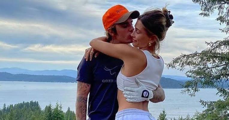 Justin &ndash; Hailey Bieber: &Tau;&alpha; &nu;έ&alpha; &sigma;&tau;&iota;&gamma;&mu;&iota;ό&tau;&upsilon;&pi;&alpha; &alpha;&pi;ό &tau;&omicron; &tau;&alpha;&xi;ί&delta;&iota; &tau;&omicron;&upsilon;&sigmaf; &sigma;&tau;&eta;&nu; &Epsilon;&lambda;&lambda;ά&delta;&alpha;