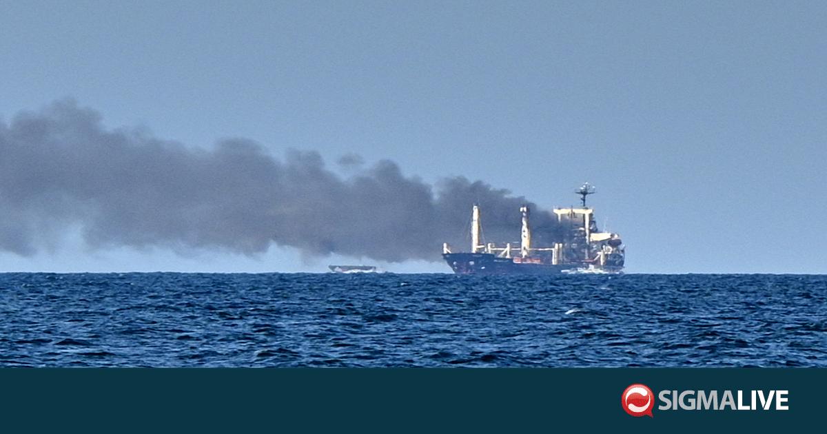 &Rho;&omega;&sigma;ί&alpha;: Έ&pi;&lambda;&eta;&xi;&epsilon; &delta;ύ&omicron; &omicron;&upsilon;&kappa;&rho;&alpha;&nu;&iota;&kappa;ά &pi;&lambda;&omicron;ί&alpha; &kappa;&alpha;&iota; &lambda;&iota;&mu;ά&nu;&iota; &sigma;&tau;&eta; &Mu;&alpha;ύ&rho;&eta; &Theta;ά&lambda;&alpha;&sigma;&sigma;&alpha;