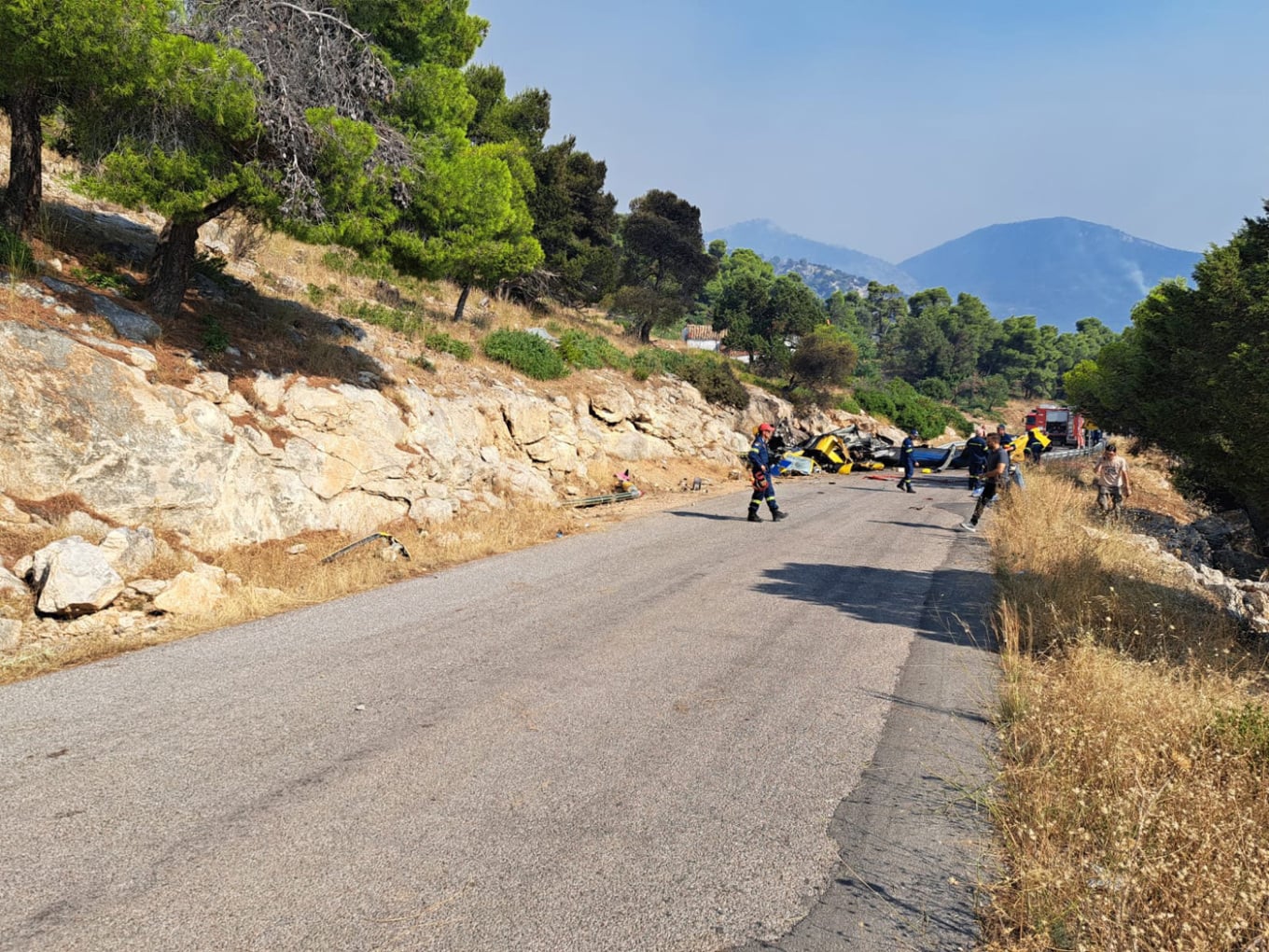 &Sigma;ύ&gamma;&kappa;&rho;&omicron;&upsilon;&sigma;&eta; &epsilon;&lambda;&iota;&kappa;&omicron;&pi;&tau;έ&rho;&omega;&nu;: &Nu;&epsilon;&kappa;&rho;&omicron;ί &Rho;&omicron;&upsilon;&mu;ά&nu;&omicron;&sigmaf; &chi;&epsilon;&iota;&rho;&iota;&sigma;&tau;ή&sigmaf; &kappa;&alpha;&iota; Έ&lambda;&lambda;&eta;&nu;&alpha;&sigmaf; &sigma;&upsilon;&nu;&tau;&omicron;&nu;&iota;&sigma;&tau;ή&sigmaf;