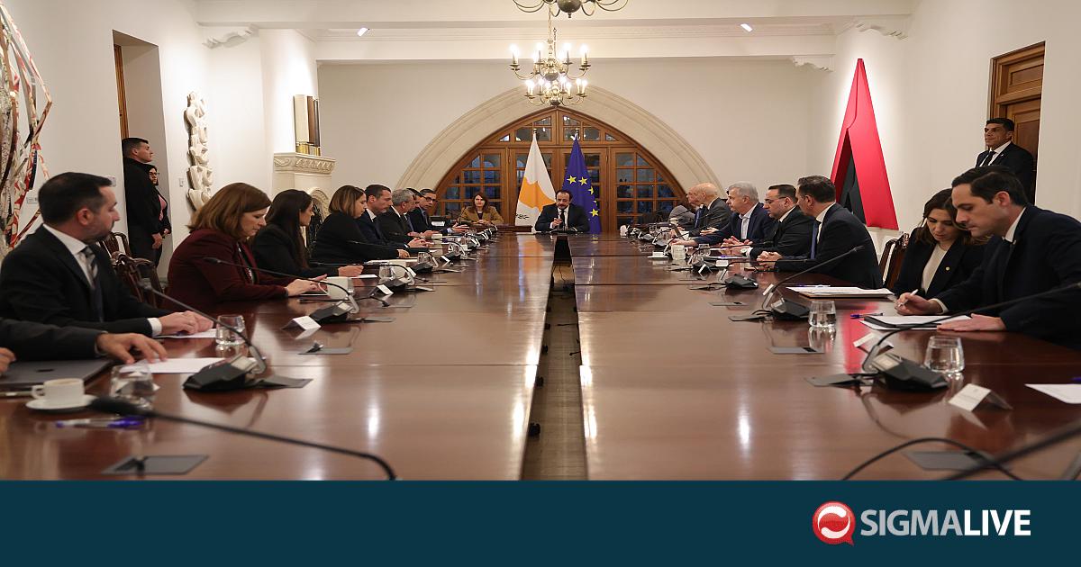 &Eta; &Delta;&Eta;&Pi;&Alpha; &sigma;&upsilon;&gamma;&chi;&alpha;ί&rho;&epsilon;&iota; &tau;&alpha; &nu;έ&alpha; &mu;έ&lambda;&eta; &Upsilon;&pi;&omicron;&upsilon;&rho;&gamma;&iota;&kappa;&omicron;ύ