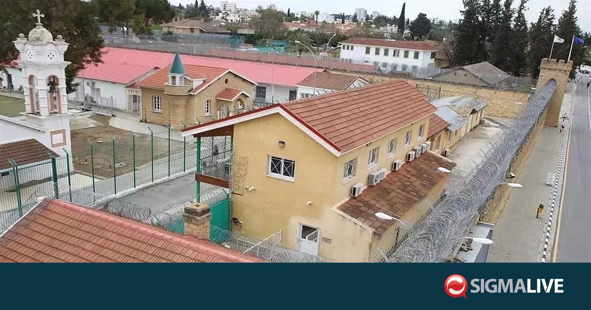 &Iota;&sigma;ό&tau;&eta;&tau;&alpha;: &laquo;&Kappa;&rho;&alpha;&tau;&omicron;ύ&mu;&epsilon;&nu;&omicron;&iota; &kappa;&omicron;&iota;&mu;&omicron;ύ&nu;&tau;&alpha;&iota; &pi;ά&nu;&omega; &sigma;&epsilon; &kappa;ά&sigma;&iota;&epsilon;&sigmaf; &pi;&alpha;&tau;&alpha;&tau;ώ&nu;