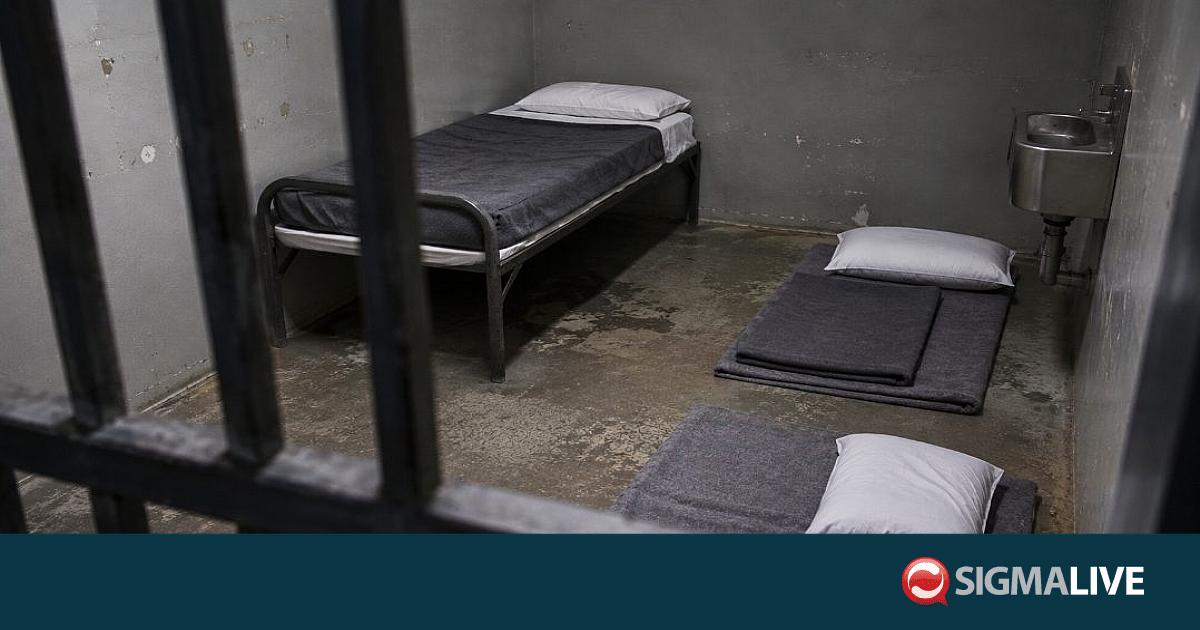&laquo;&Alpha;&nu;&alpha;&gamma;&kappa;ά&sigma;&tau;&eta;&kappa;&alpha; &nu;&alpha; &kappa;&omicron;&iota;&mu;&eta;&theta;ώ &sigma;&tau;&omicron; &pi;ά&tau;&omega;&mu;&alpha;&raquo;