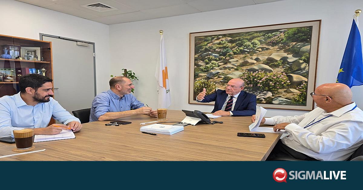 &Epsilon;ί&delta;&epsilon; &Mu;&iota;&chi;&alpha;&eta;&lambda;ί&delta;&eta; &omicron; &Kappa;&epsilon;&rho;&alpha;&upsilon;&nu;ό&sigmaf; - &Tau;&omicron; &epsilon;&pi;ί&kappa;&epsilon;&nu;&tau;&rho;&omicron; &tau;&eta;&sigmaf; &sigma;&upsilon;&zeta;ή&tau;&eta;&sigma;&eta;&sigmaf; &tau;&omicron;&upsilon;&sigmaf;