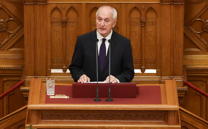 &Omicron;&upsilon;&gamma;&gamma;&alpha;&rho;ί&alpha;: &Pi;&omicron;&iota;ό&sigmaf; &epsilon;ί&nu;&alpha;&iota; &omicron; &nu;έ&omicron;&sigmaf; &pi;&rho;ό&epsilon;&delta;&rho;&omicron;&sigmaf; &tau;&eta;&sigmaf; &chi;ώ&rho;&alpha;&sigmaf;