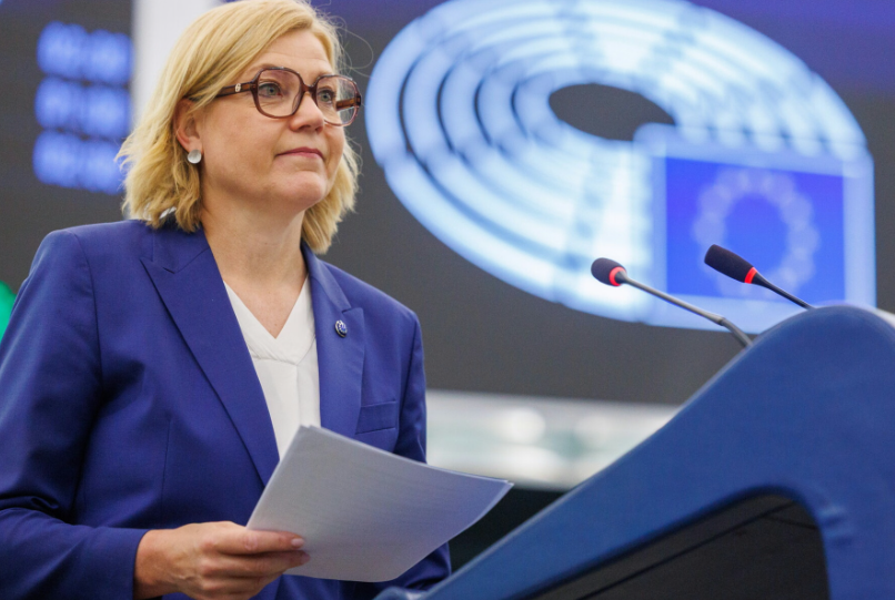 &Alpha;&nu;&eta;&sigma;&upsilon;&chi;ί&alpha; &sigma;&tau;&eta;&nu; &Epsilon;&Epsilon; &gamma;&iota;&alpha; &pi;&alpha;&rho;&alpha;&pi;&lambda;&eta;&rho;&omicron;&phi;ό&rho;&eta;&sigma;&eta; &sigma;&tau;&eta; &Theta;έ&omicron;&upsilon;&tau;&alpha; &ndash; &Tau;&iota; &kappa;ά&nu;&omicron;&upsilon;&nu; Meta &kappa;&alpha;&iota; TikTok
