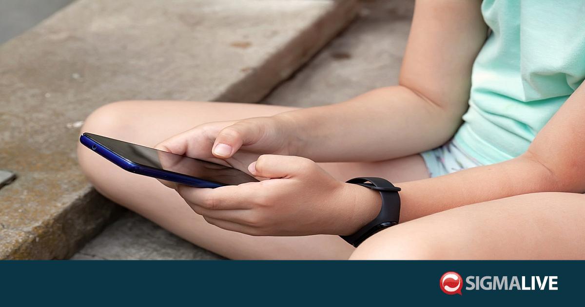 &Gamma;&alpha;&lambda;&lambda;ί&alpha;: &laquo;&Mu;&pi;&lambda;ό&kappa;&omicron;&raquo; &sigma;&tau;&eta;&nu; &alpha;&pi;&alpha;&gamma;ό&rho;&epsilon;&upsilon;&sigma;&eta; &tau;&omega;&nu; social media &gamma;&iota;&alpha; &tau;&omicron;&upsilon;&sigmaf; &kappa;ά&tau;&omega; &tau;&omega;&nu; 15