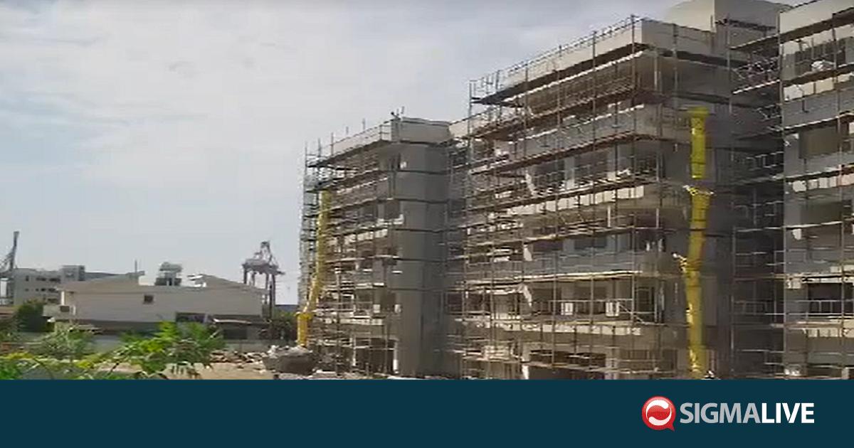 &Mu;&alpha;&chi;&alpha;&iota;&rho;ώ&mu;&alpha;&tau;&alpha; &sigma;&epsilon; &omicron;&iota;&kappa;&omicron;&delta;&omicron;&mu;ή: &Eta; &sigma;&tau;&iota;&gamma;&mu;ή &tau;&eta;&sigmaf; &delta;&iota;&alpha;&phi;&upsilon;&gamma;ή&sigmaf; &tau;&omega;&nu; &phi;&epsilon;&rho;ό&mu;&epsilon;&nu;&omega;&nu; &delta;&rho;&alpha;&sigma;&tau;ώ&nu; (vid)