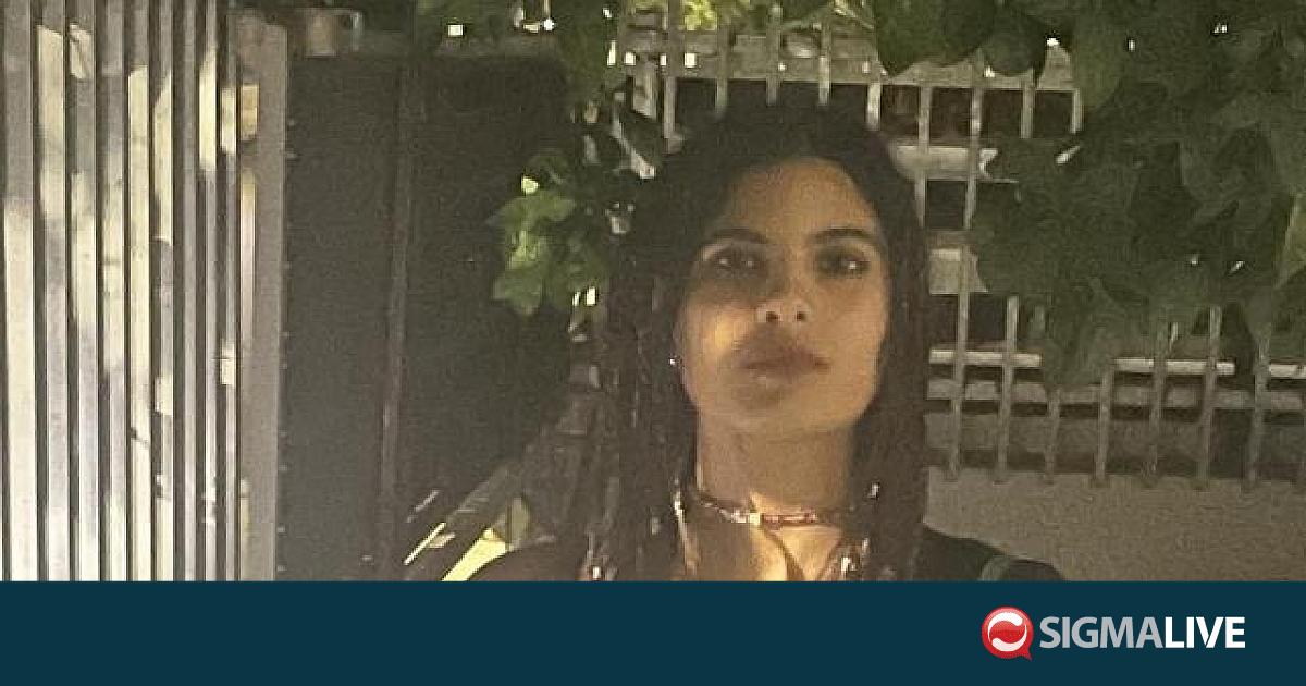&Phi;&Omega;&Tau;&Omicron;: &Chi;ά&theta;&eta;&kappa;&alpha;&nu; &tau;&alpha; &iota;&chi;&nu;&eta; &tau;&eta;&sigmaf; 15&chi;&rho;&omicron;&nu;&eta;&sigmaf; &Sigma;&omega;&tau;&eta;&rho;&omicron;ύ&lambda;&alpha;&sigmaf;