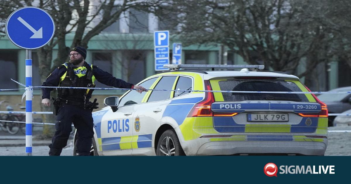 &Sigma;&omicron;&upsilon;&eta;&delta;ί&alpha;: &Epsilon;&pi;ί&theta;&epsilon;&sigma;&eta; &mu;&epsilon; &sigma;&pi;&alpha;&theta;ί &sigma;&epsilon; &sigma;&chi;&omicron;&lambda;&epsilon;ί&omicron;