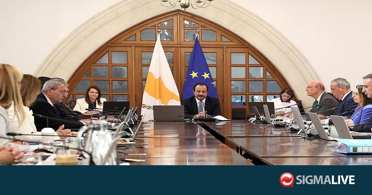 &Upsilon;&pi;&omicron;&upsilon;&rho;&gamma;&iota;&kappa;ό: &Sigma;&tau;&omicron; &tau;&rho;&alpha;&pi;έ&zeta;&iota; &nu;έ&alpha; &omicron;&lambda;&omicron;ή&mu;&epsilon;&rho;&alpha; &sigma;&chi;&omicron;&lambda;&epsilon;ί&alpha; &kappa;&alpha;&iota; &alpha;&sigma;&tau;&upsilon;&nu;&omicron;&mu;&iota;&kappa;ή &delta;&iota;&epsilon;ύ&theta;&upsilon;&nu;&sigma;&eta; &Lambda;ά&rho;&nu;&alpha;&kappa;&alpha;&sigmaf;