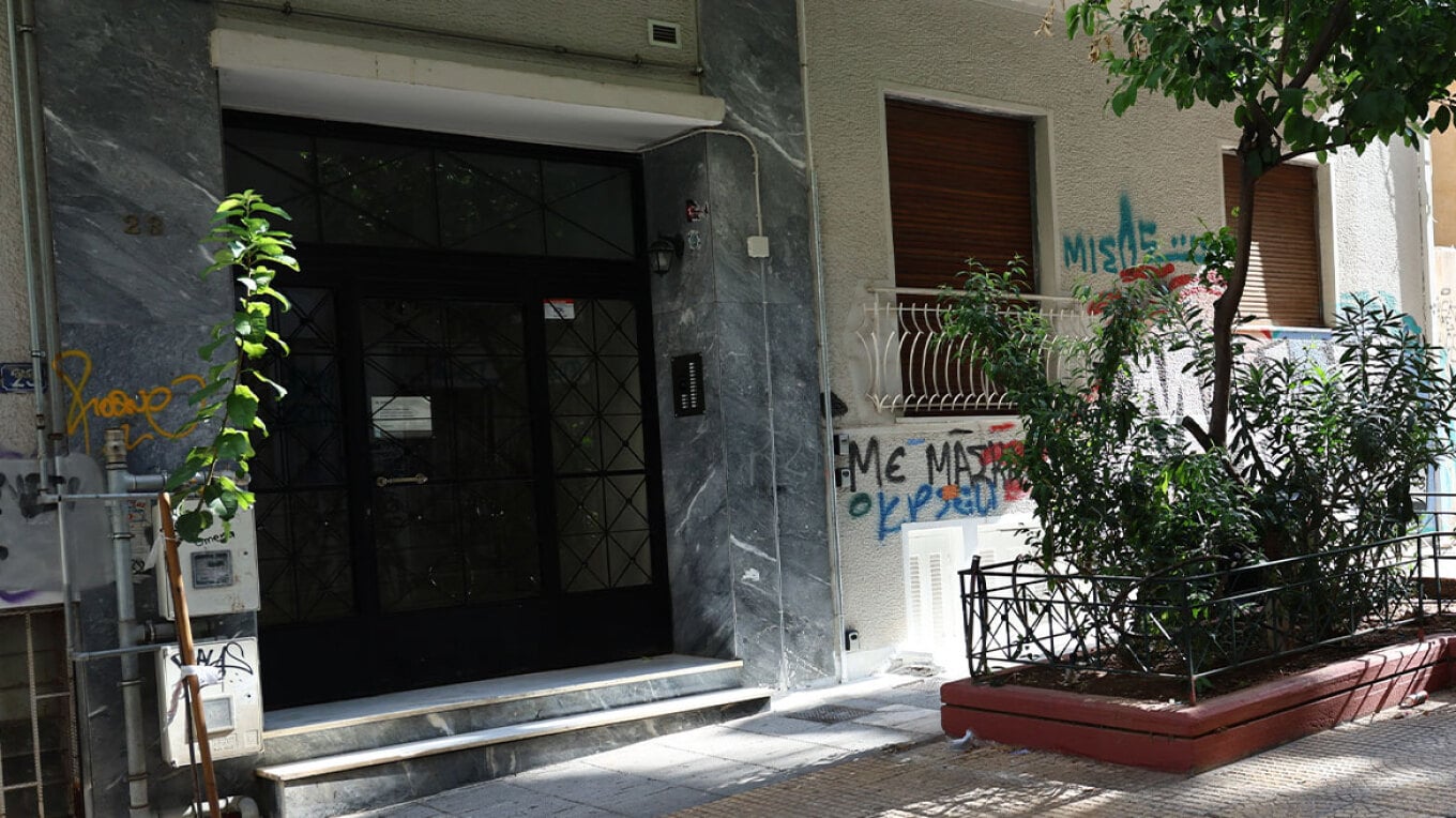 &Beta;&rho;&epsilon;&phi;&omicron;&kappa;&tau;&omicron;&nu;ί&alpha; &sigma;&tau;&eta;&nu; &Kappa;&upsilon;&psi;έ&lambda;&eta;: &Tau;&omicron; &mu;&alpha;&chi;&alpha;ί&rho;&omega;&sigma;&alpha;&nu; &pi;ά&nu;&omega; &alpha;&pi;ό 10 &phi;&omicron;&rho;έ&sigmaf;
