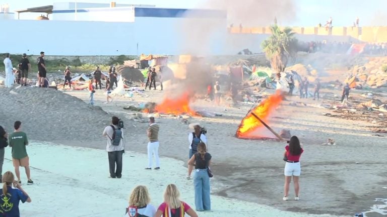 &Pi;&upsilon;&rho;ά &Iota;&sigma;&rho;&alpha;ή&lambda; &kappa;&alpha;&tau;ά &Sigma;ά&nu;&tau;&sigma;&epsilon;&theta;: &Kappa;&alpha;&tau;ά&pi;&tau;&upsilon;&sigma;&tau;&omicron; &psi;έ&mu;&alpha; &eta; &epsilon;&mu;&pi;&lambda;&omicron;&kappa;ή &mu;&alpha;&sigmaf; &sigma;&tau;&eta;&nu; &kappa;&rho;ί&sigma;&eta; &tau;&eta;&sigmaf; &Theta;έ&omicron;&upsilon;&tau;&alpha;