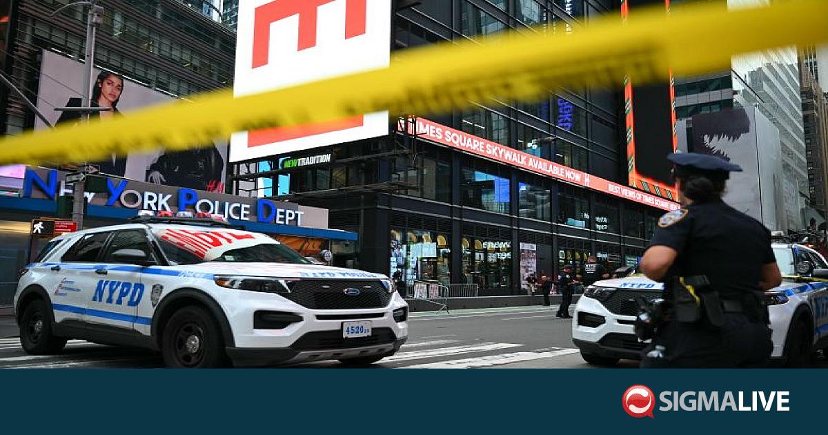 Times Square: &Alpha;&sigma;&tau;&upsilon;&nu;&omicron;&mu;&iota;&kappa;ό&sigmaf; &pi;&upsilon;&rho;&omicron;&beta;ό&lambda;&eta;&sigma;&epsilon; &gamma;&upsilon;&nu;&alpha;ί&kappa;&alpha; &pi;&omicron;&upsilon; &mu;&alpha;&chi;&alpha;ί&rho;&omega;&sigma;&epsilon; &delta;ύ&omicron; &alpha;&nu;&theta;&rho;ώ&pi;&omicron;&upsilon;&sigmaf;