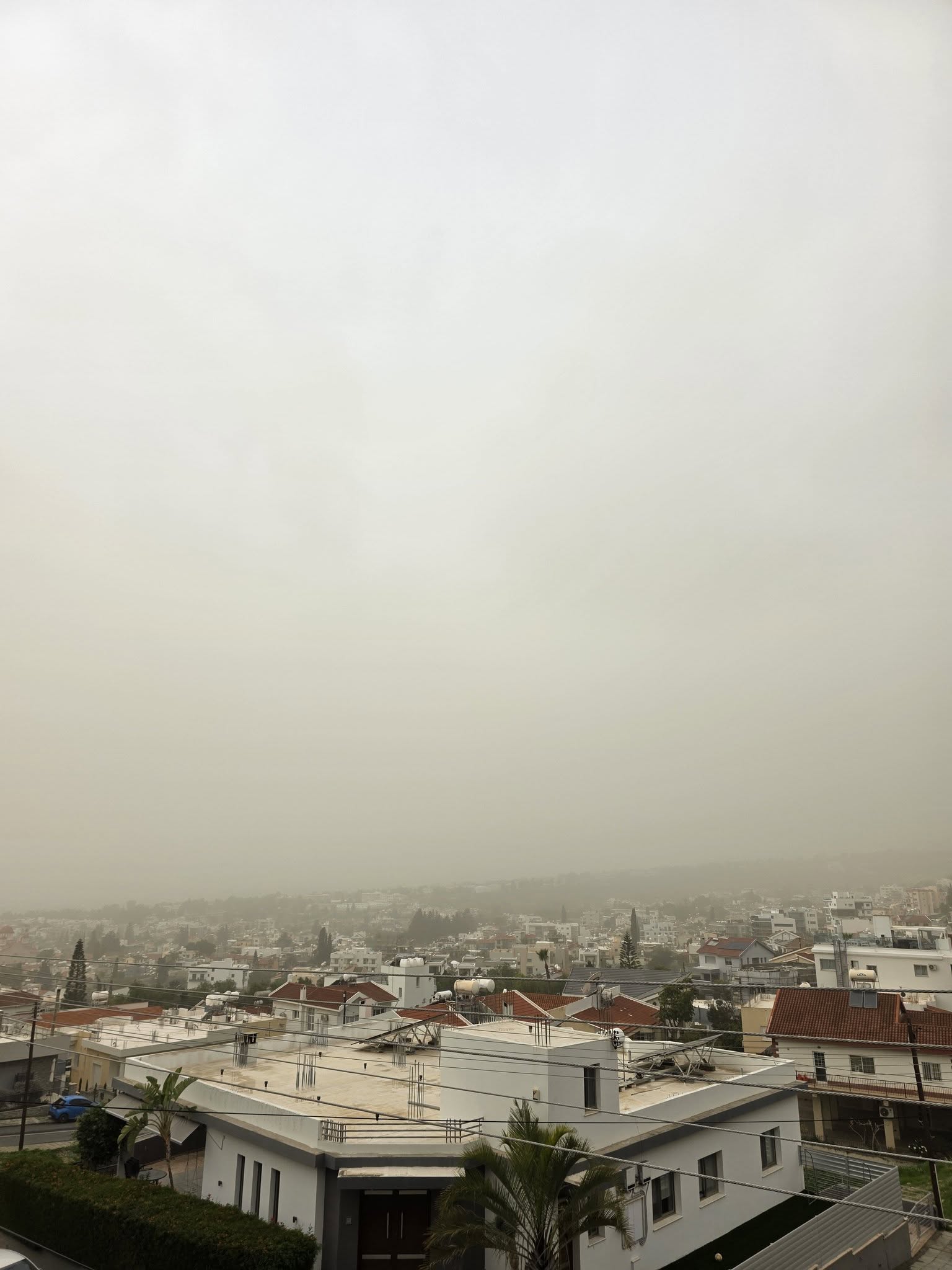 May be an image of fog, twilight, horizon and cloud