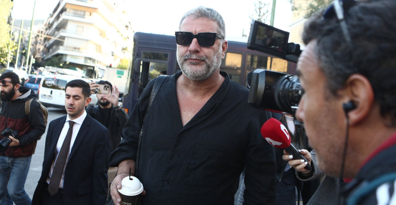 Στην Ευελπίδων ο Βασίλης Μπισμπίκης για το τροχαίο που προκάλεσε στη Φιλοθέη